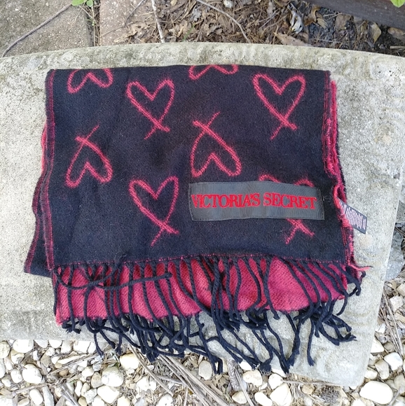 Victoria's Secret Heart Blanket Scarf - Picture 2 of 6